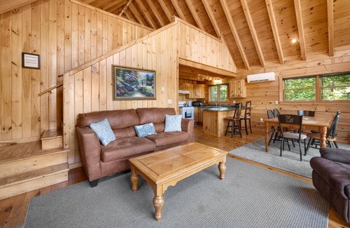 Bar Harbor Cabina | Water-View Cabin in Bar Harbor | Sleeps 10