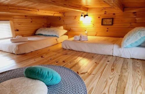 Sneads Ferry Casa | Water view Cabin near North Topsail Beach