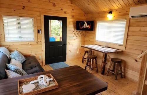 Sneads Ferry Casa | Water view Cabin near North Topsail Beach