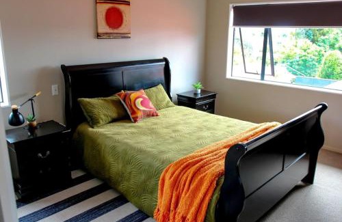 Maungatapu Casa | Water View Comfort
