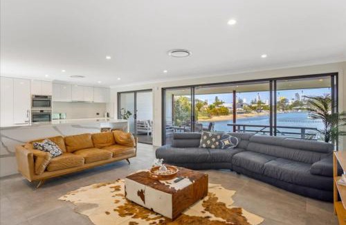 Broadbeach Waters Casa | Water View Family Getaway - WiFi, Pool, BBQ