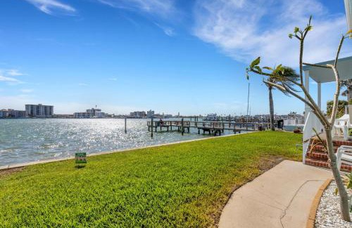 Clearwater Beach Complejo | Water View & Heated Pool - Steps to Sand, Bayview Beauty B-5