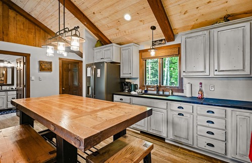 Sturgeon Bay Cabina | Water view on a bluff- Bay side with hot tub