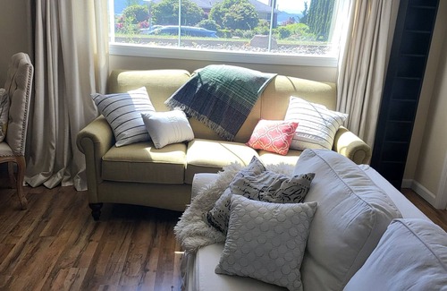 West End Casa | Water view on the edge of University place Tacoma