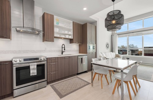 Tsawwassen Apartamento | Water View Penthouse Tsawwassen Mills/2bd/bth !