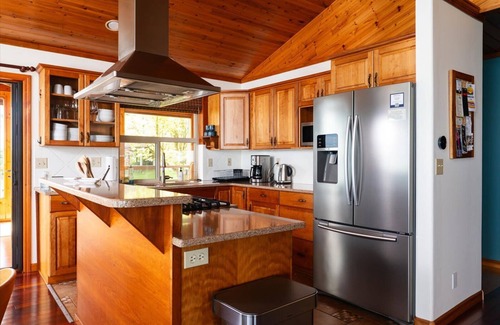 Langley Casa | Water View, Private Beach, Yoga Studio