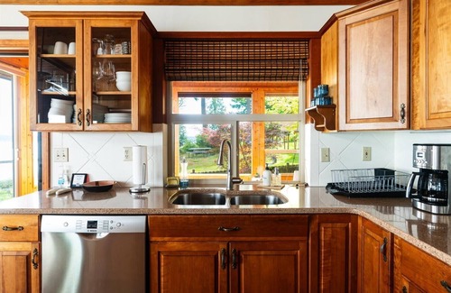 Langley Casa | Water View, Private Beach, Yoga Studio