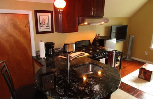 Lakewood Apartamento | Unidad de estudio con vista al agua