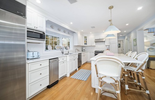 North Chatham Casa | Water views, private beach and spectacular sunsets from highest point in town.