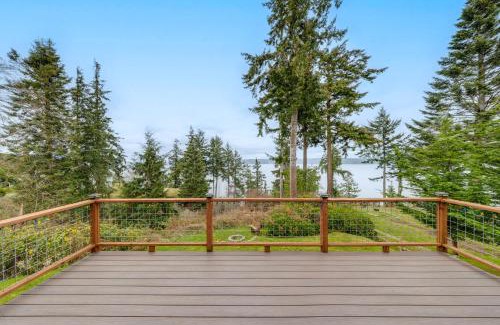 Greenbank Casa | Water Views Whidbey Island Hideaway with Deck