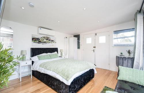 Whitefoot Casa | Waterbank Cabin