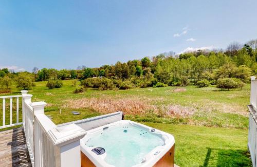 Waterbury Center Casa | Waterbury-Stowe Farmhouse Units 1-3