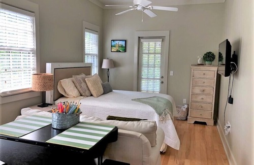 Forest District Casa | WaterColor Carriage House - 35 Running Oak Circle - Walk to Camp Watercolour!