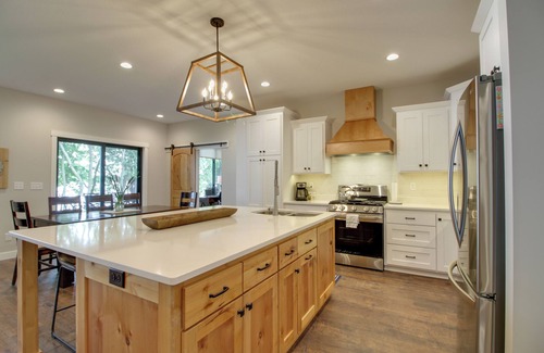 Alexandria Casa | Watercraft & Dock: Lakefront Retreat in Alexandria