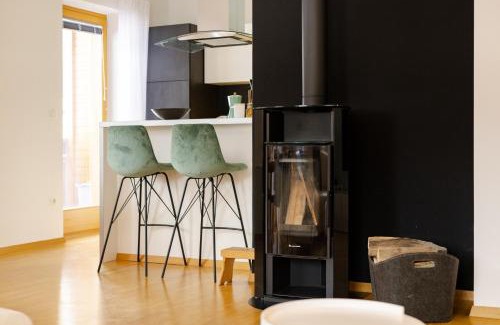 Gozd Martuljek Apartamento | Waterfall Apartment - Cozy Mountain Retreat