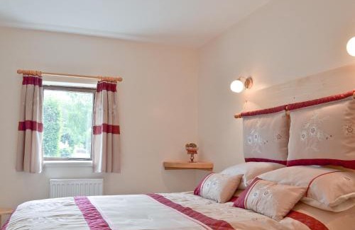 Tansley Casa | Waterfall Cottage