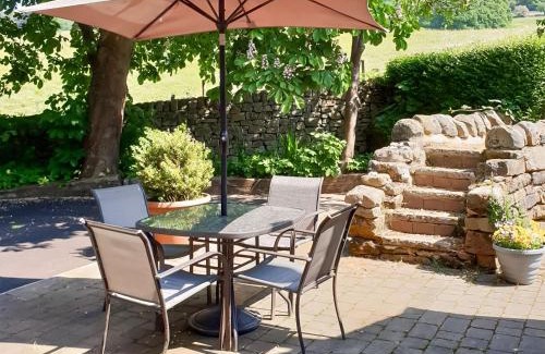 Tansley Casa | Waterfall Cottage