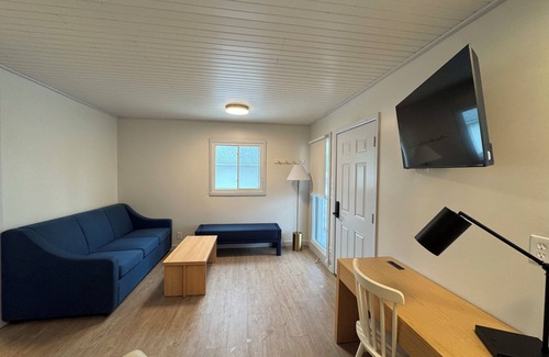 Geneva-on-the-Lake Cabaña | Waterfall Cottage