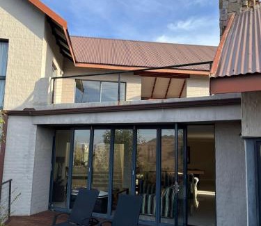 Dullstroom Casa | Waterfall House