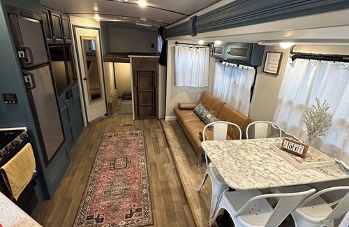 Pickens Casa | Waterfall view cozy camper