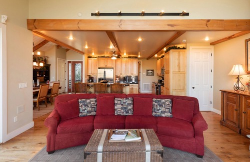 Lake Toxaway Casa | ¡'Falls View at Toxaway', una casa de montaña con vista a la cascada!