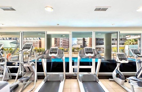 Downtown Victoria Apartamento | Waterfalls Hotel in Downtown With Stunning Views!