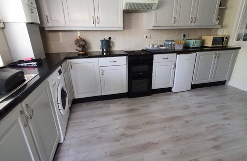 Pontneddfechan Casa | Waterfalls House - property akin Waterfall Country