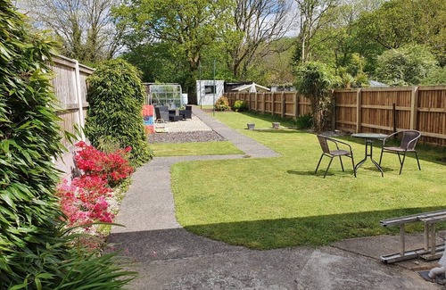 Pontneddfechan Casa | Waterfalls House - property akin Waterfall Country