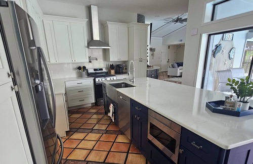 Riverhaven Village Casa | Waterfont, pool, private boat slip on site, sleeps 8. Plenty of space