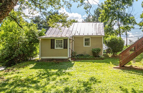 Leesburg Cabaña | Waterford Cottage King The Village