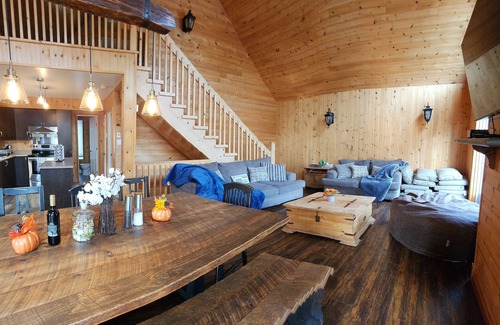 Notre-Dame-de-Pontmain Cabaña | Waterfront Family Cottage!