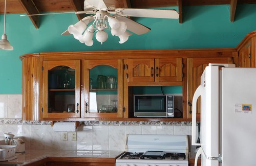 Jonesville Casa | Waterfront 1 Bedroom Boat House, South Shore - Kayak, Snorkel, Dive, Pool, Wi-fi