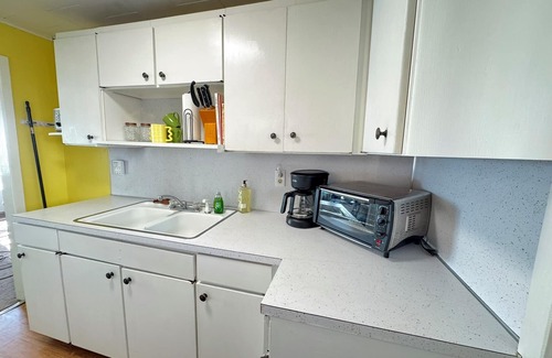 Celina Cabina | Waterfront 2-bedroom Cabin in Celina with WiFi, AC & Seasonal Fishing Pier