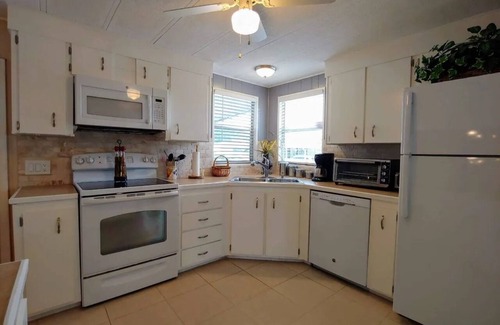 Jamaica Bay Casa | Waterfront 2BR Getaway in Jamaica Bay