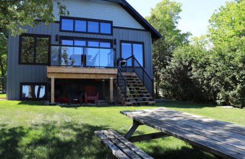 Port McNicoll Casa | Waterfront 3 Bedroom Home