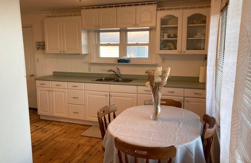 Turkey Point Casa | Waterfront 3 Bedroom cottage located in beautiful Turkey Point