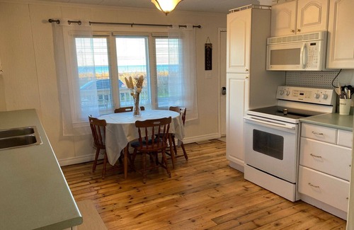 Turkey Point Casa | Waterfront 3 Bedroom cottage located in beautiful Turkey Point
