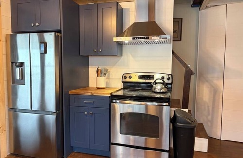 Old Lyme Casa | WATERFRONT 3-bedroom pet friendly BEACH house - Old Lyme - AC, WiFi, fireplace