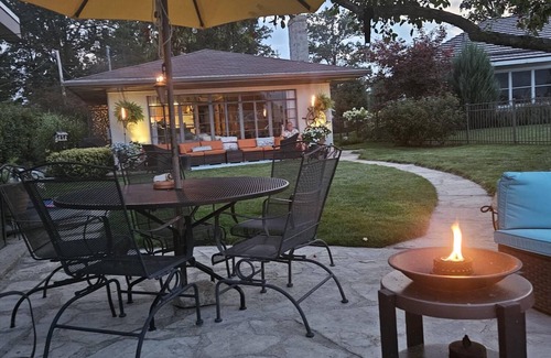 Lakeview Casa | Waterfront 3-bedroom Lake Cottage on Tecumseh Island at Indian Lake!