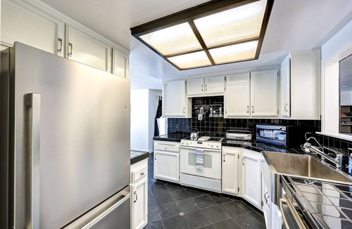 Discovery Bay Casa | Waterfront 3BDR w Boat in Discovery Bay
