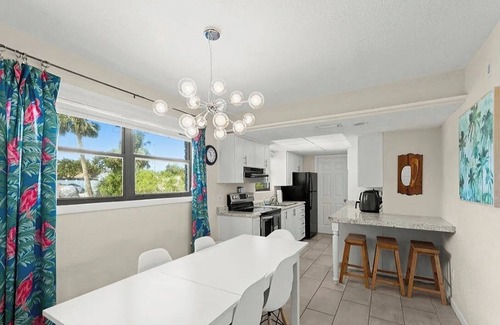 South Daytona Casa | Waterfront 3BR 2BA Home 5 min to Beaches Great large Driveway WiFi Clean Safe