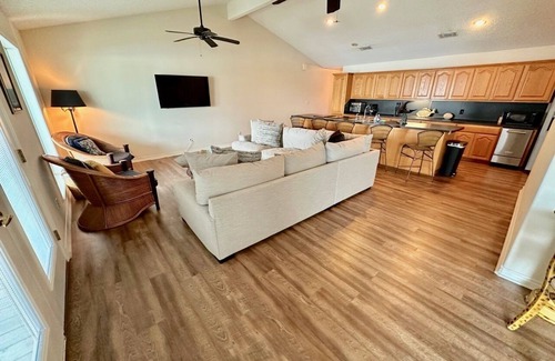 Port O Connor Casa | WATERFRONT 3G CONDO near Fishing Center POC