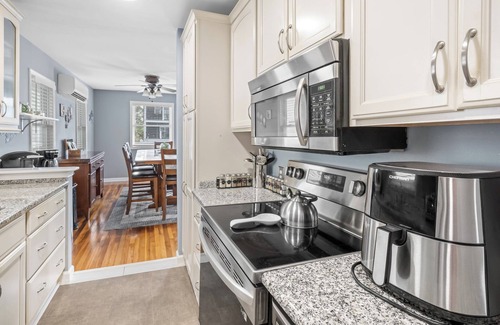 Berlin Casa | Waterfront 4BR w/Dock & Kids’ Rec Room
