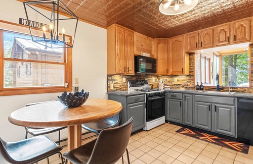 Lake George Casa | Waterfront 5 BR Home with Dock Slip