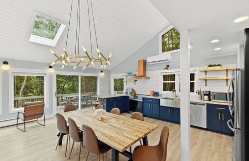 Long Pond Casa | Waterfront | 5BR | Luxury Finish