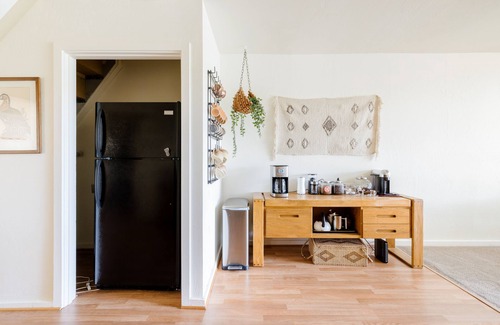 Cottonwood-Verde Village Casa | Waterfront A-Frame w/Mtn View, Pool, <15min to Old Town, Jerome, Vineyards