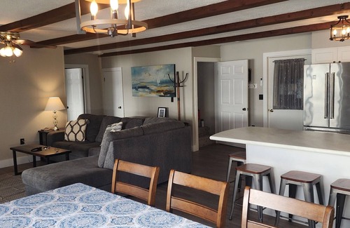 Arcadia Cabaña | Waterfront, AC, Newly Remodeled, Kayaks, 4 SUP, Rowboats