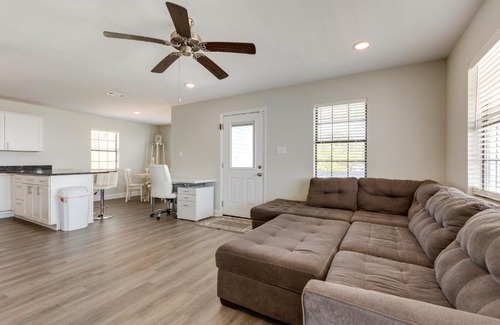 Theodore Casa | Waterfront Alabama Vacation Rental with Deck