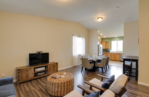 Allyn Casa | Waterfront Allyn Home with Fire Pit + 2 Kayaks!