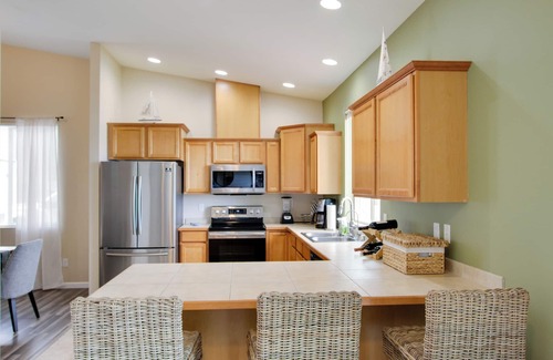 Allyn Casa | Waterfront Allyn Home with Fire Pit + 2 Kayaks!